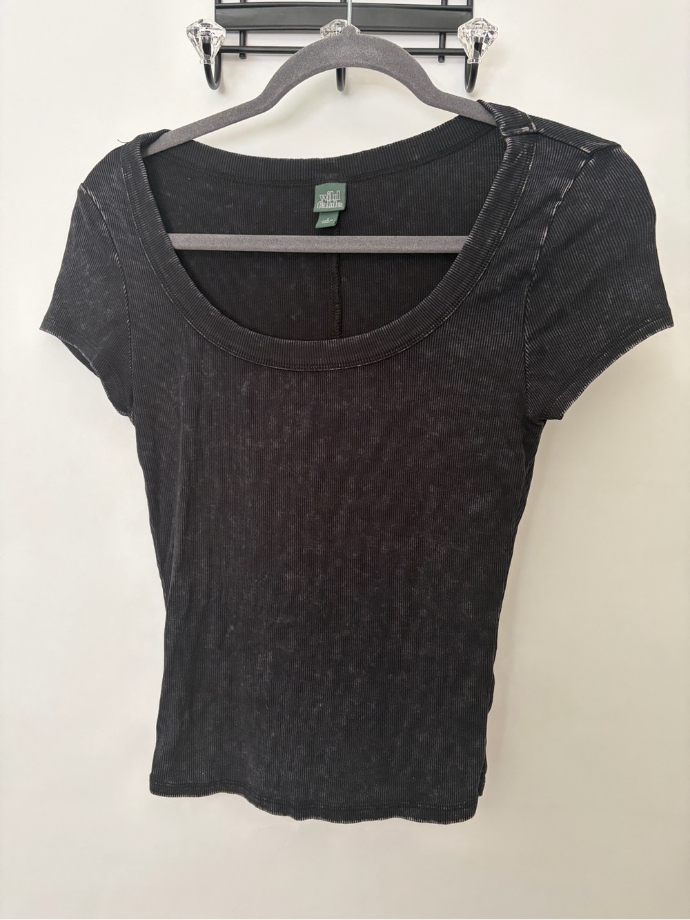 wild fable black short sleeve scoop neck tee